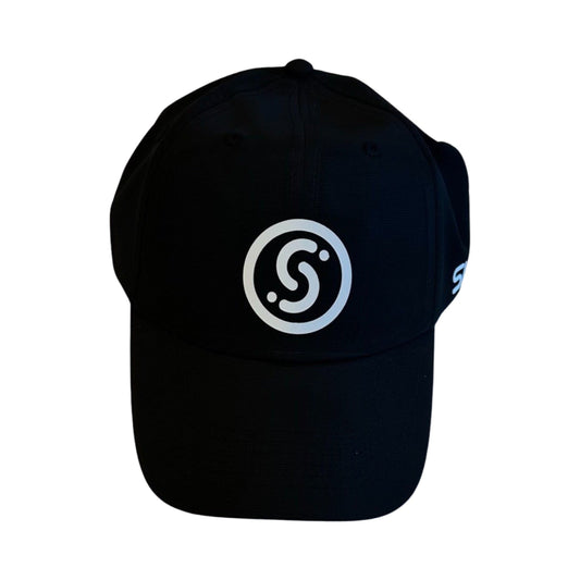 Black performance cap with circular S logo front